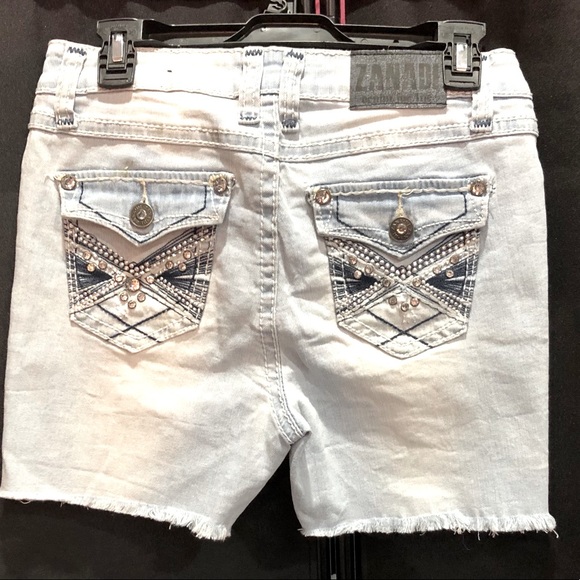 ZANADI vintage embellished/distressed shorts size 6 excellent condition - Picture 3 of 14